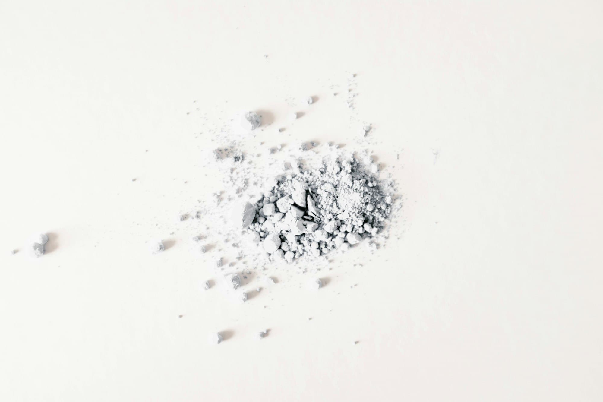 White titanium dioxide pigment powder